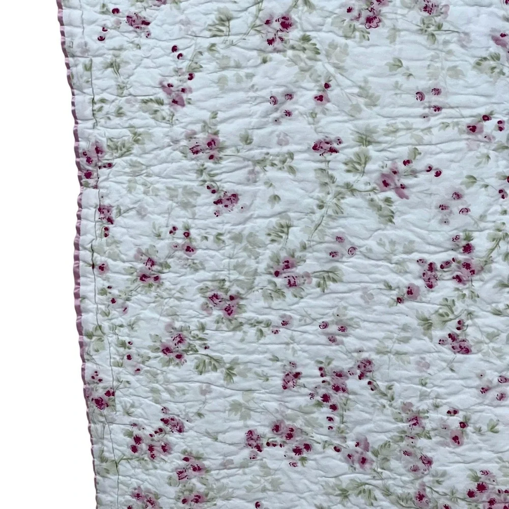 Simply Shabby Chic Rachel Ashwell Pink Floral Rosebud Quilt 94x88 Queen